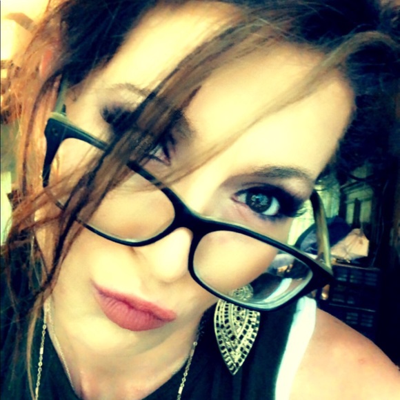 Meet your Posher, Lynnshea - Picture 4 of 7